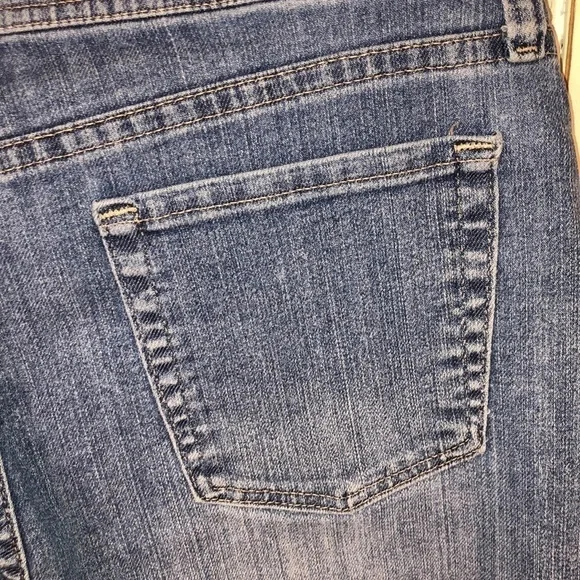 Lee Classic Fit Straight Leg At The Waist Light Medium Wash Jeans Size 10P - Picture 9 of 11